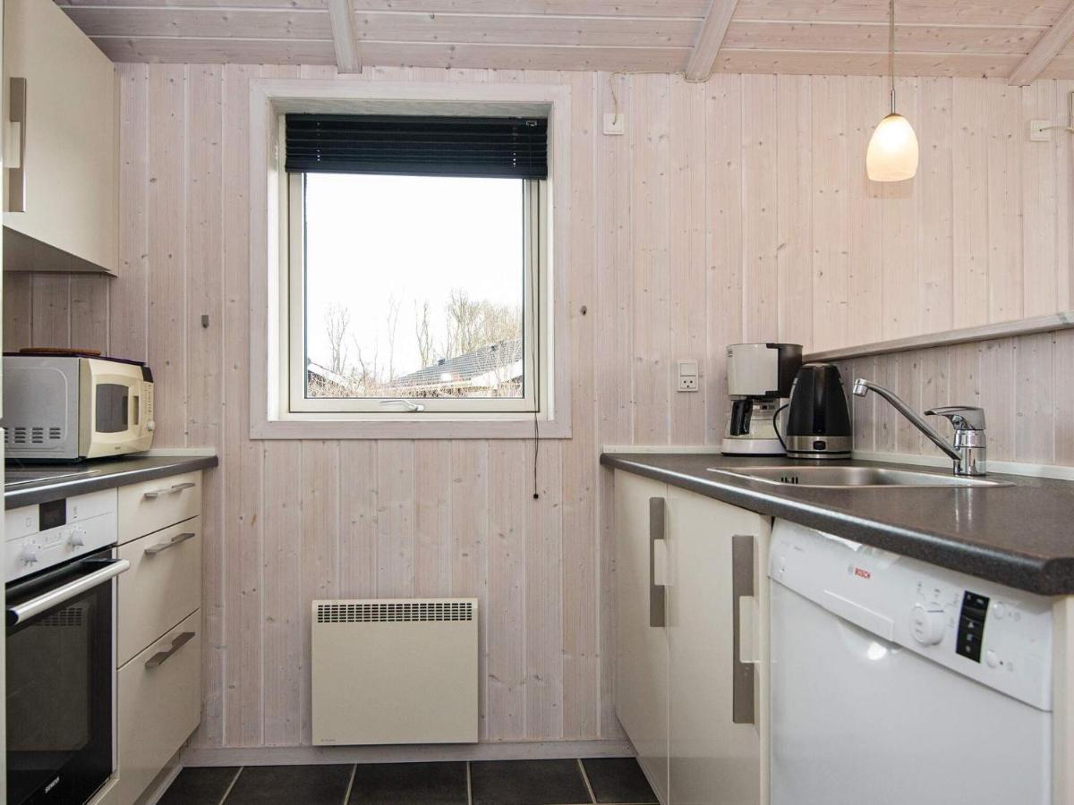 Three-Bedroom Holiday Home In Juelsminde 18 Sonderby  Eksteriør billede
