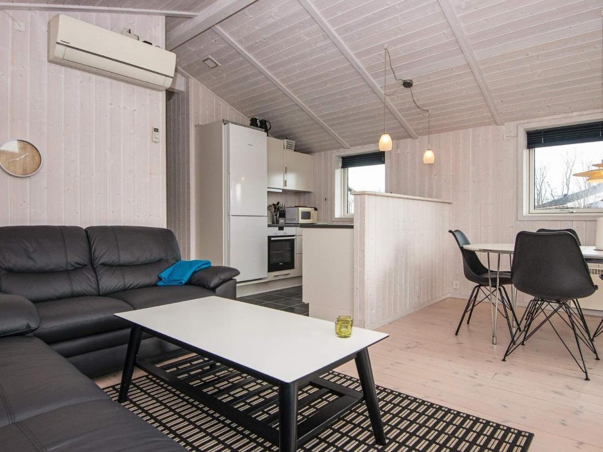 Three-Bedroom Holiday Home In Juelsminde 18 Sonderby  Eksteriør billede