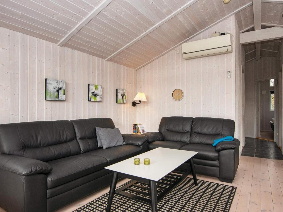 Three-Bedroom Holiday Home In Juelsminde 18 Sonderby  Eksteriør billede