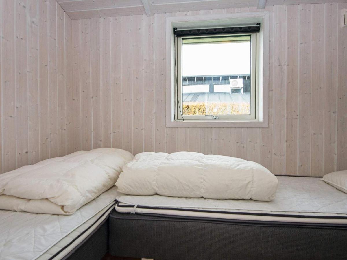 Three-Bedroom Holiday Home In Juelsminde 18 Sonderby  Eksteriør billede