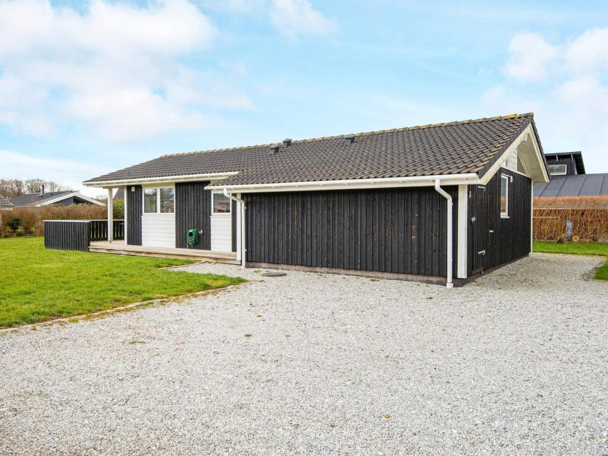 Three-Bedroom Holiday Home In Juelsminde 18 Sonderby  Eksteriør billede