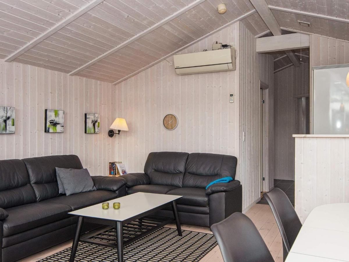 Three-Bedroom Holiday Home In Juelsminde 18 Sonderby  Eksteriør billede