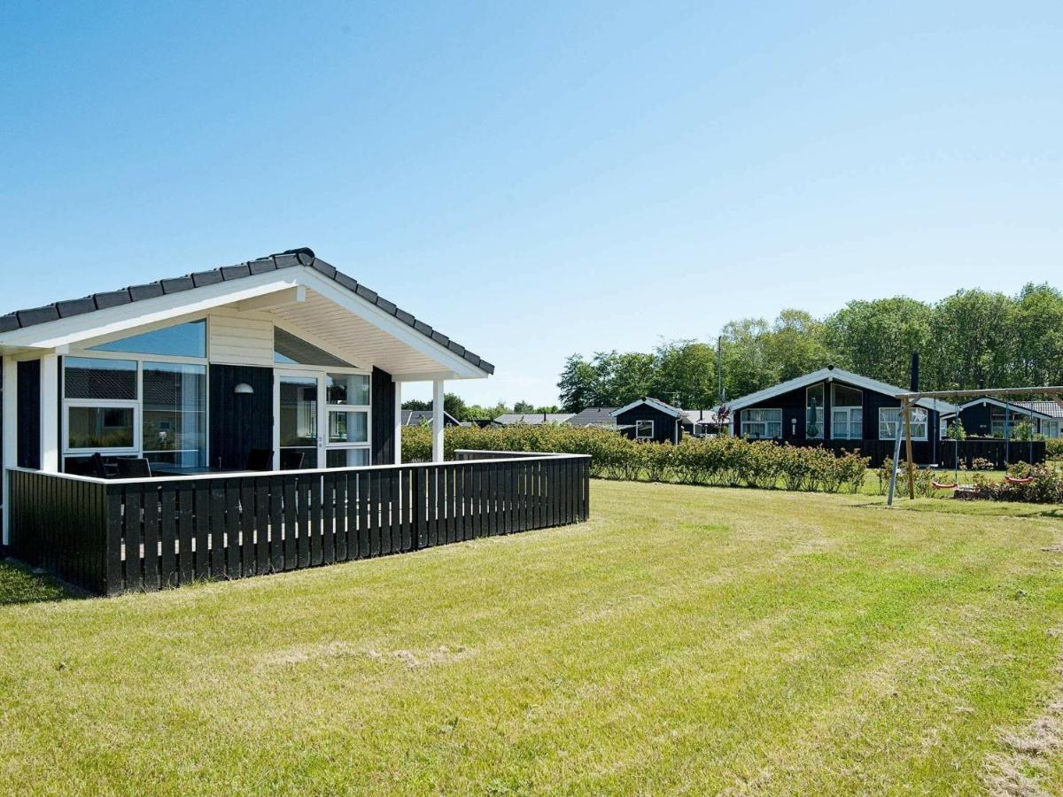 Three-Bedroom Holiday Home In Juelsminde 18 Sonderby  Eksteriør billede